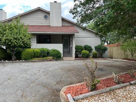 1201 Hazelton Street San Marcos TX 78666