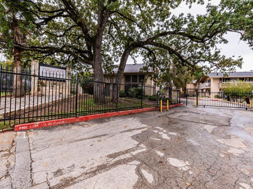 2124 Burton Drive Austin TX 78741