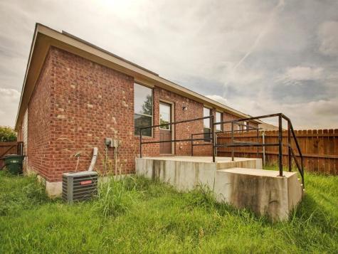 1520 Muirfield Bend Drive Hutto TX 78634
