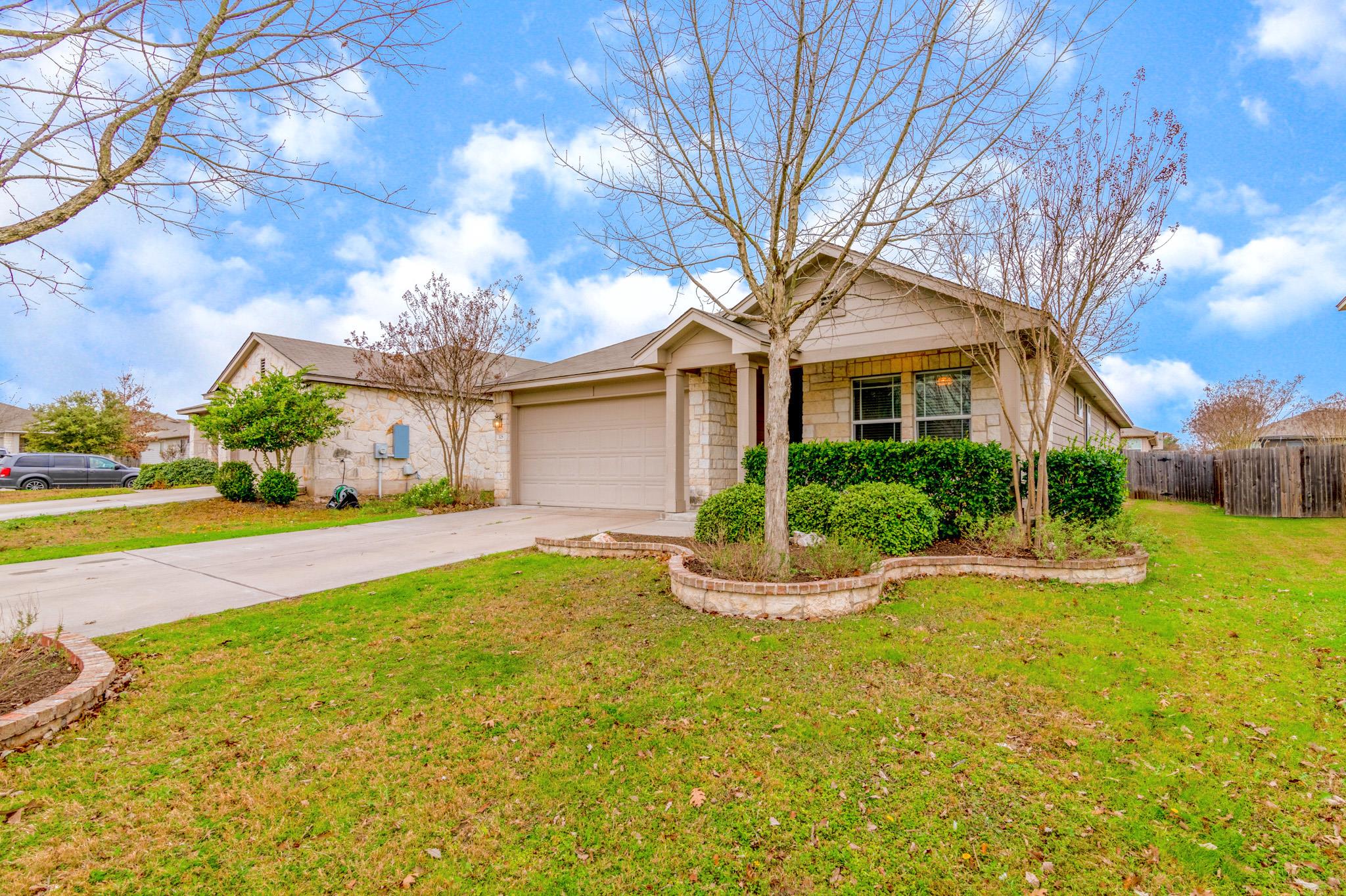 328 Baldwin Street Hutto TX 78634
