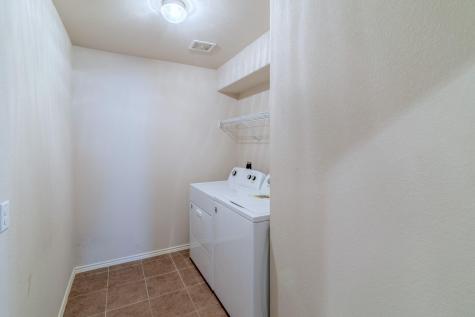 328 Baldwin Street Hutto TX 78634