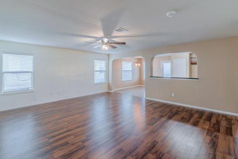 328 Baldwin Street Hutto TX 78634