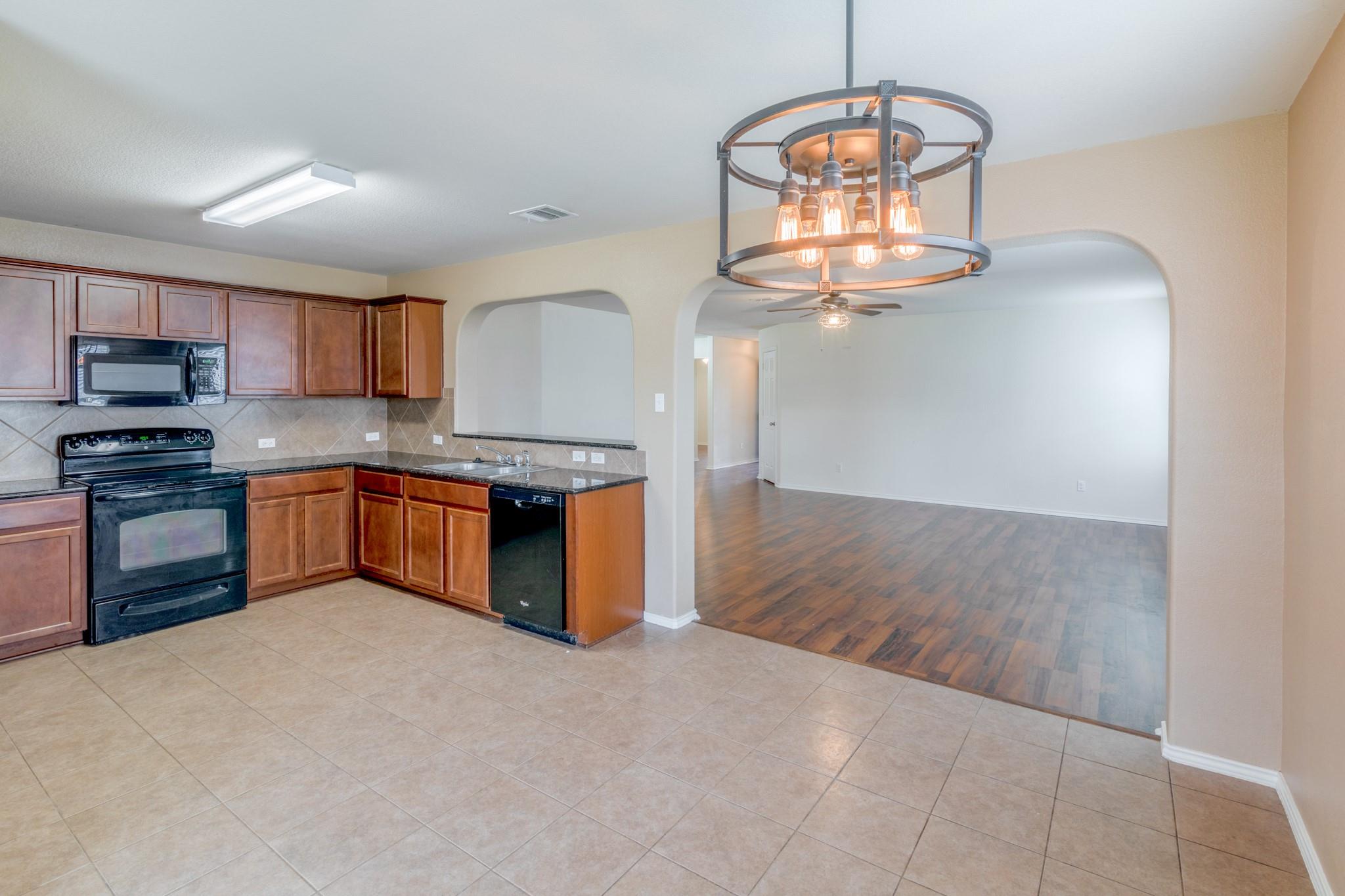 328 Baldwin Street Hutto TX 78634