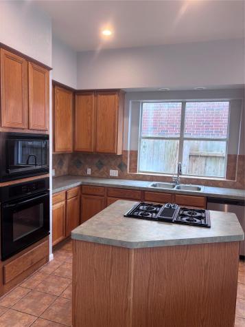 1704 Lynnville Trail Austin TX 78727