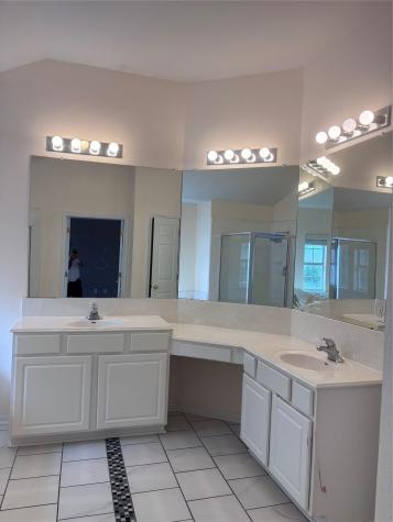 1704 Lynnville Trail Austin TX 78727
