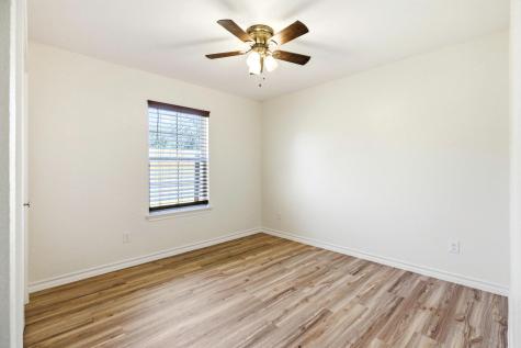 823 N Commerce Street Lockhart TX 78644