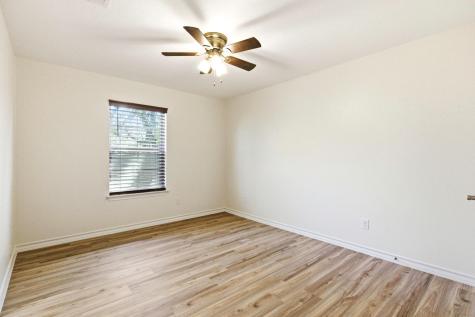 823 N Commerce Street Lockhart TX 78644