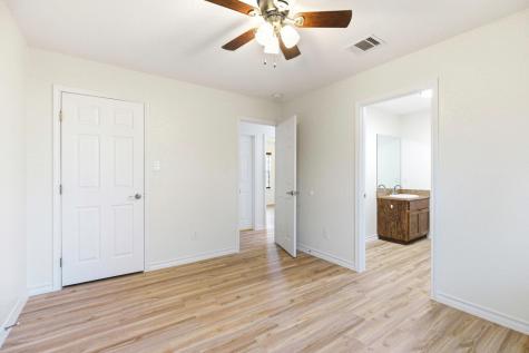 823 N Commerce Street Lockhart TX 78644