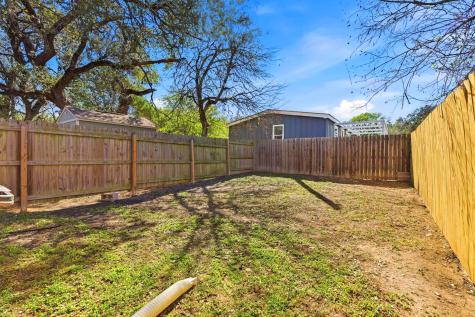 823 N Commerce Street Lockhart TX 78644