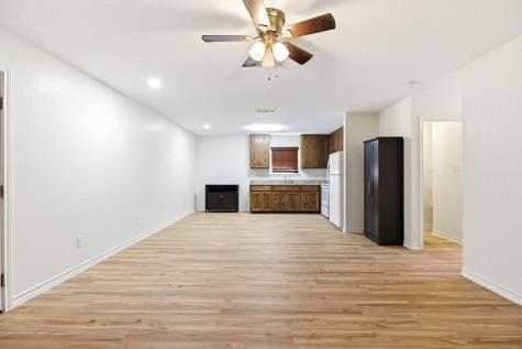 823 N Commerce Street Lockhart TX 78644