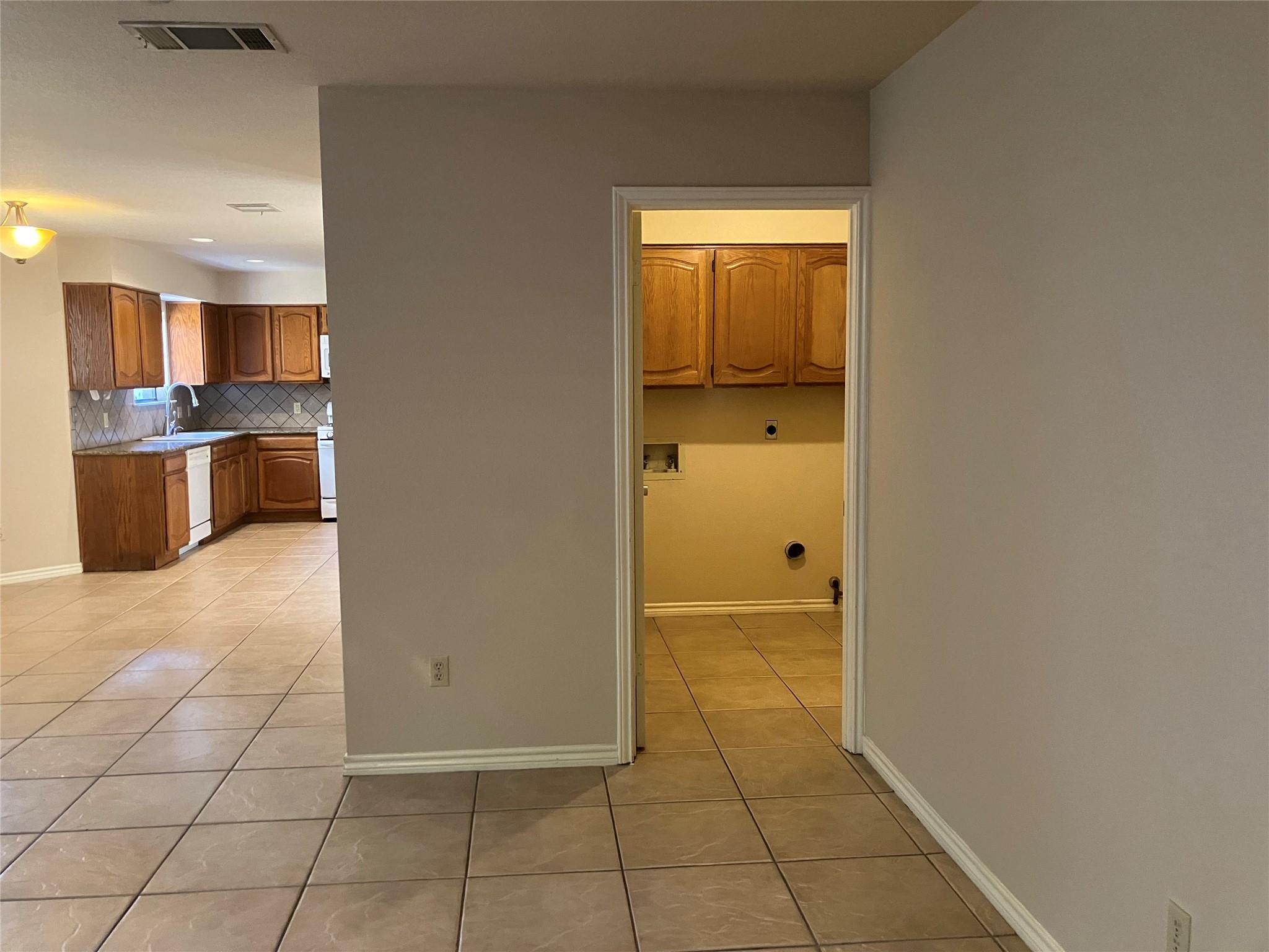 7409 Potters Trail Austin TX 78729