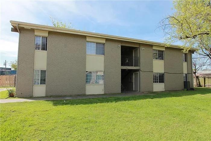 7206 Twin Crest Drive Austin TX 78752
