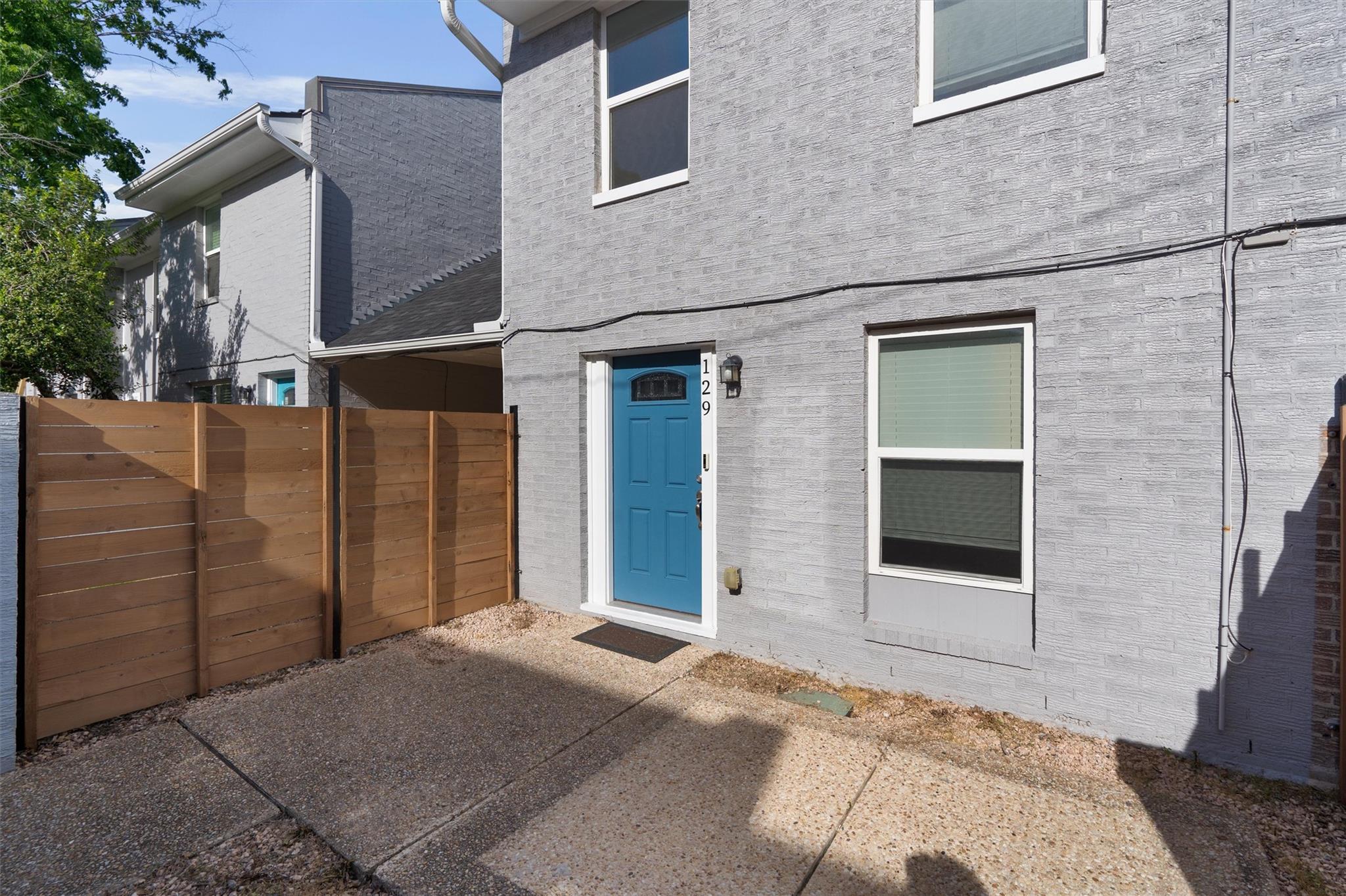 6211 Manor Road Austin TX 78723