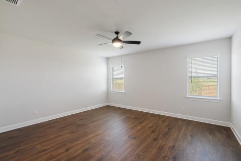 501 W Luna Blue Lane Jarrell TX 76537