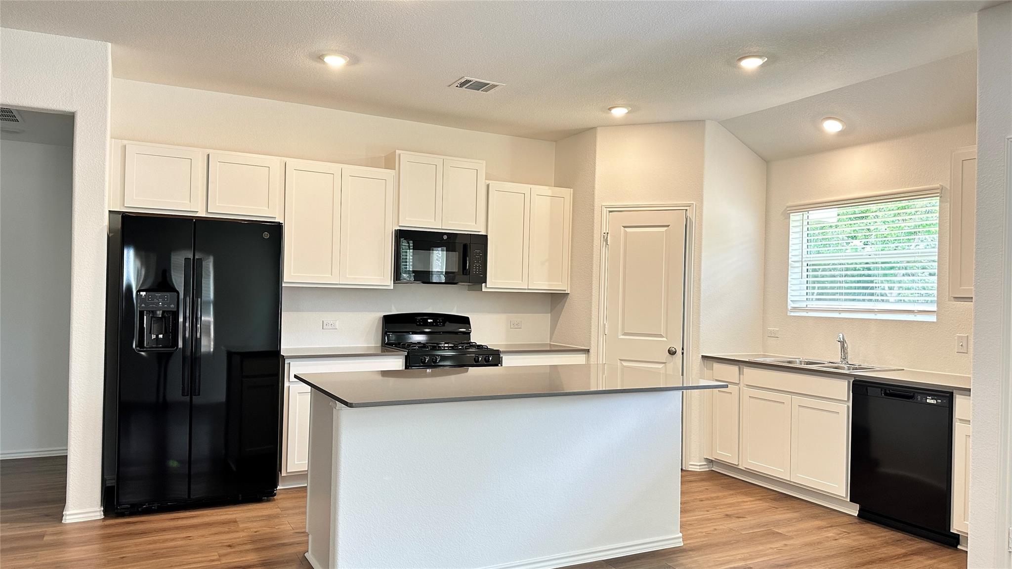 155 Crawford Kyle TX 78640