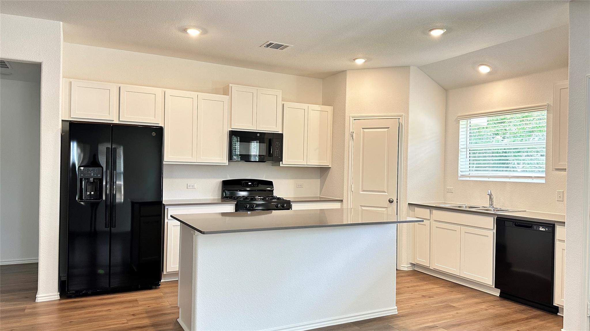 155 Crawford Kyle TX 78640