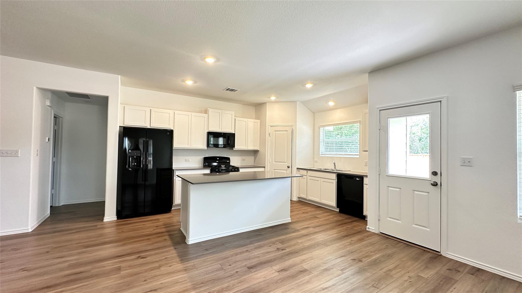 155 Crawford Kyle TX 78640