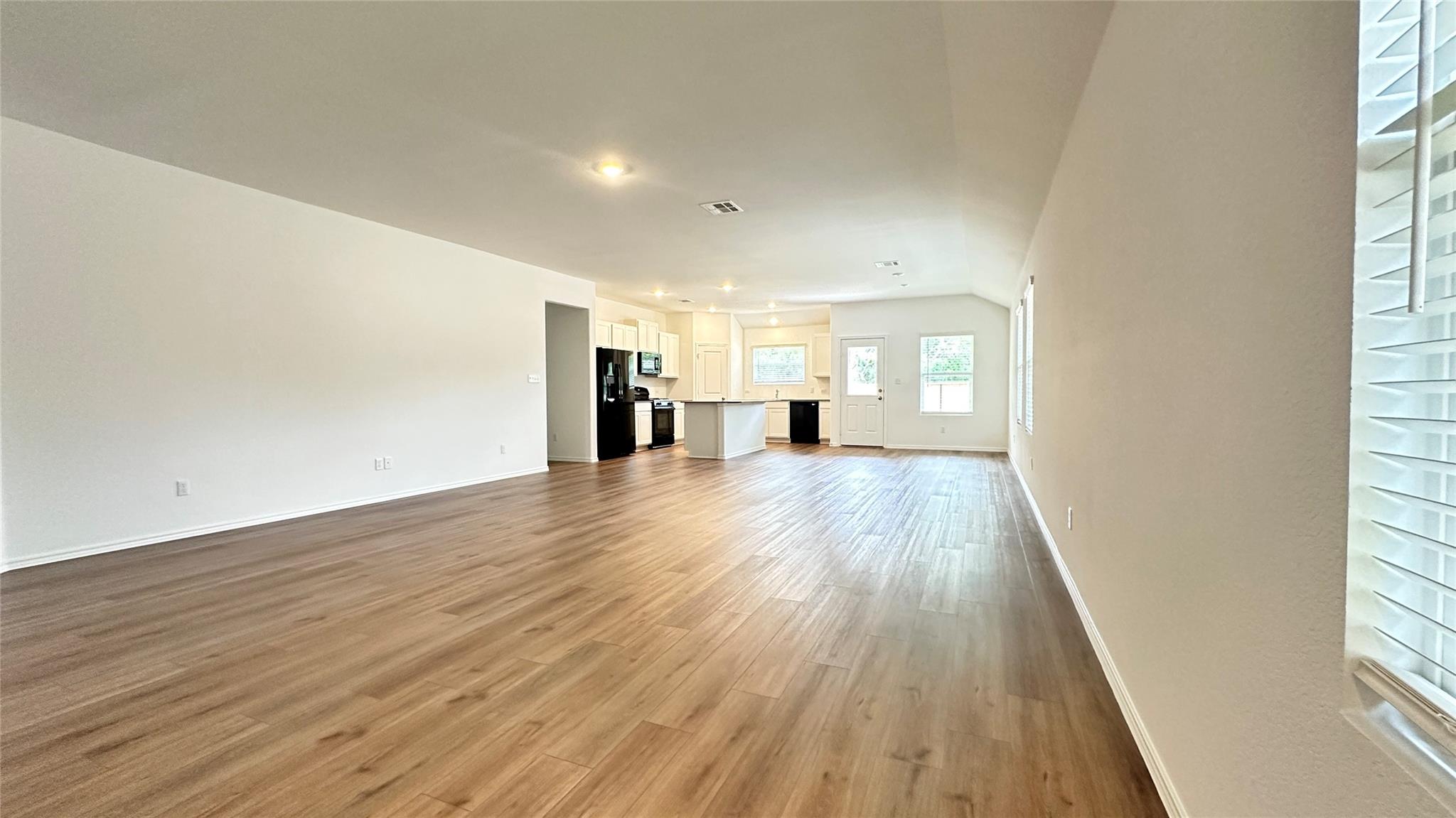 155 Crawford Kyle TX 78640