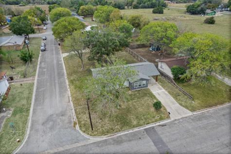 1100 Monte Vista Drive Lockhart TX 78644