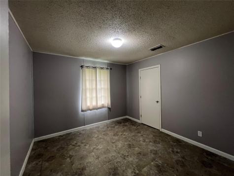 806 W 8th Street Taylor TX 76574