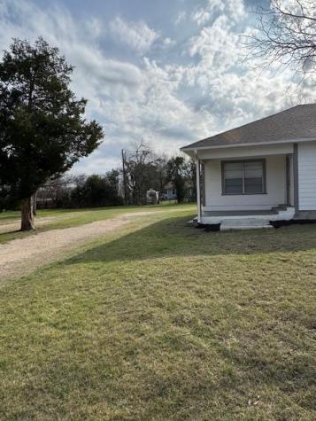 205 E Hoopes Avenue Pflugerville TX 78660