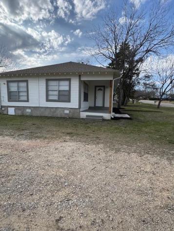 205 E Hoopes Avenue Pflugerville TX 78660