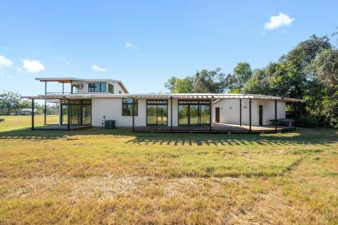 1802 Man O War Drive Del Valle TX 78617