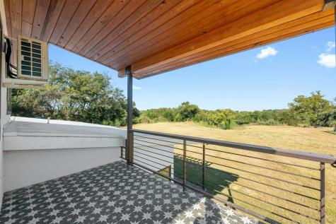 1802 Man O War Drive Del Valle TX 78617