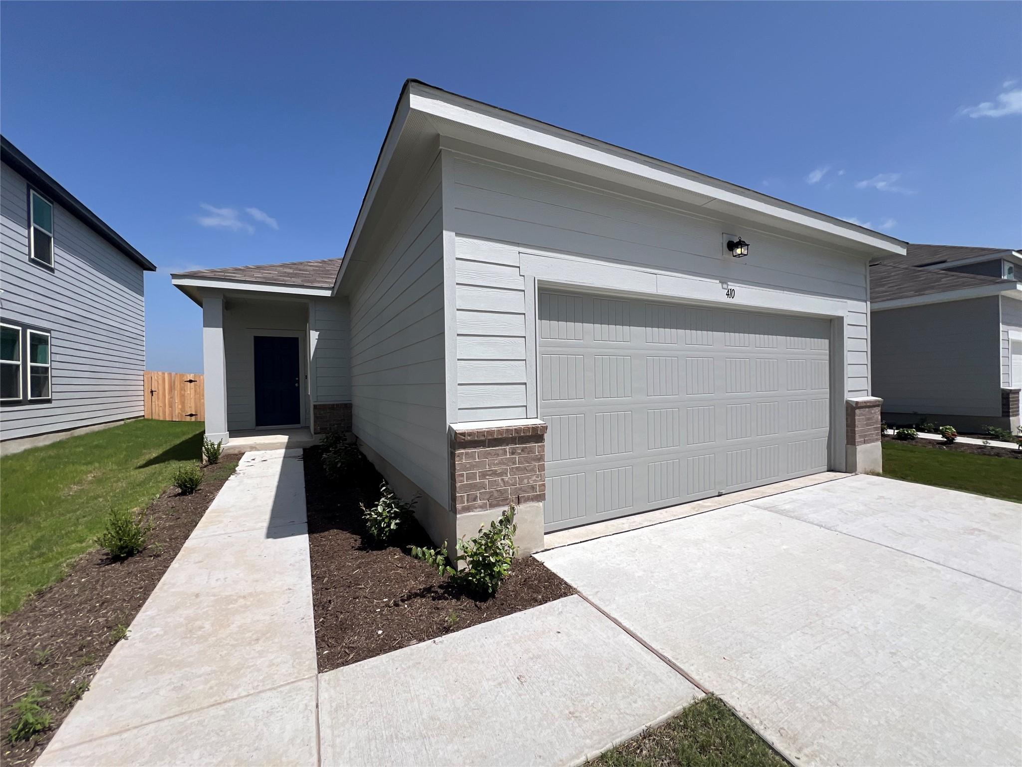 410 Plateau Street Maxwell TX 78656
