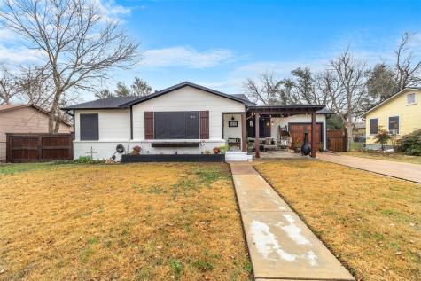 1011 Gilmore Street Taylor TX 76574