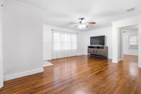 1011 Gilmore Street Taylor TX 76574