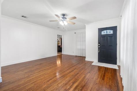 1011 Gilmore Street Taylor TX 76574