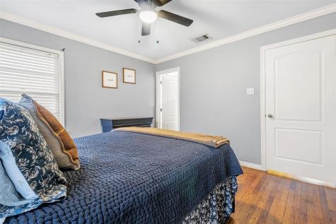 1011 Gilmore Street Taylor TX 76574