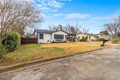 1011 Gilmore Street Taylor TX 76574