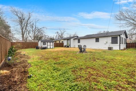 1011 Gilmore Street Taylor TX 76574