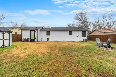 1011 Gilmore Street Taylor TX 76574