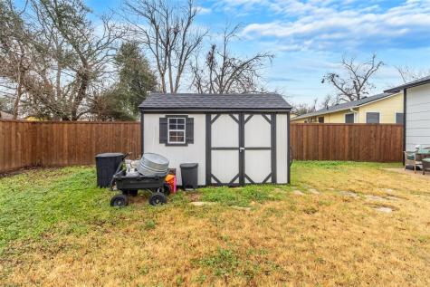 1011 Gilmore Street Taylor TX 76574