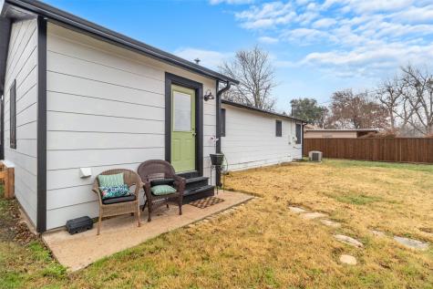 1011 Gilmore Street Taylor TX 76574