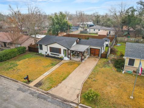 1011 Gilmore Street Taylor TX 76574