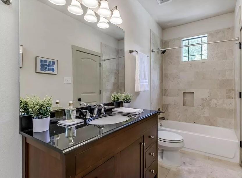2101 E 20th Street Austin TX 78722