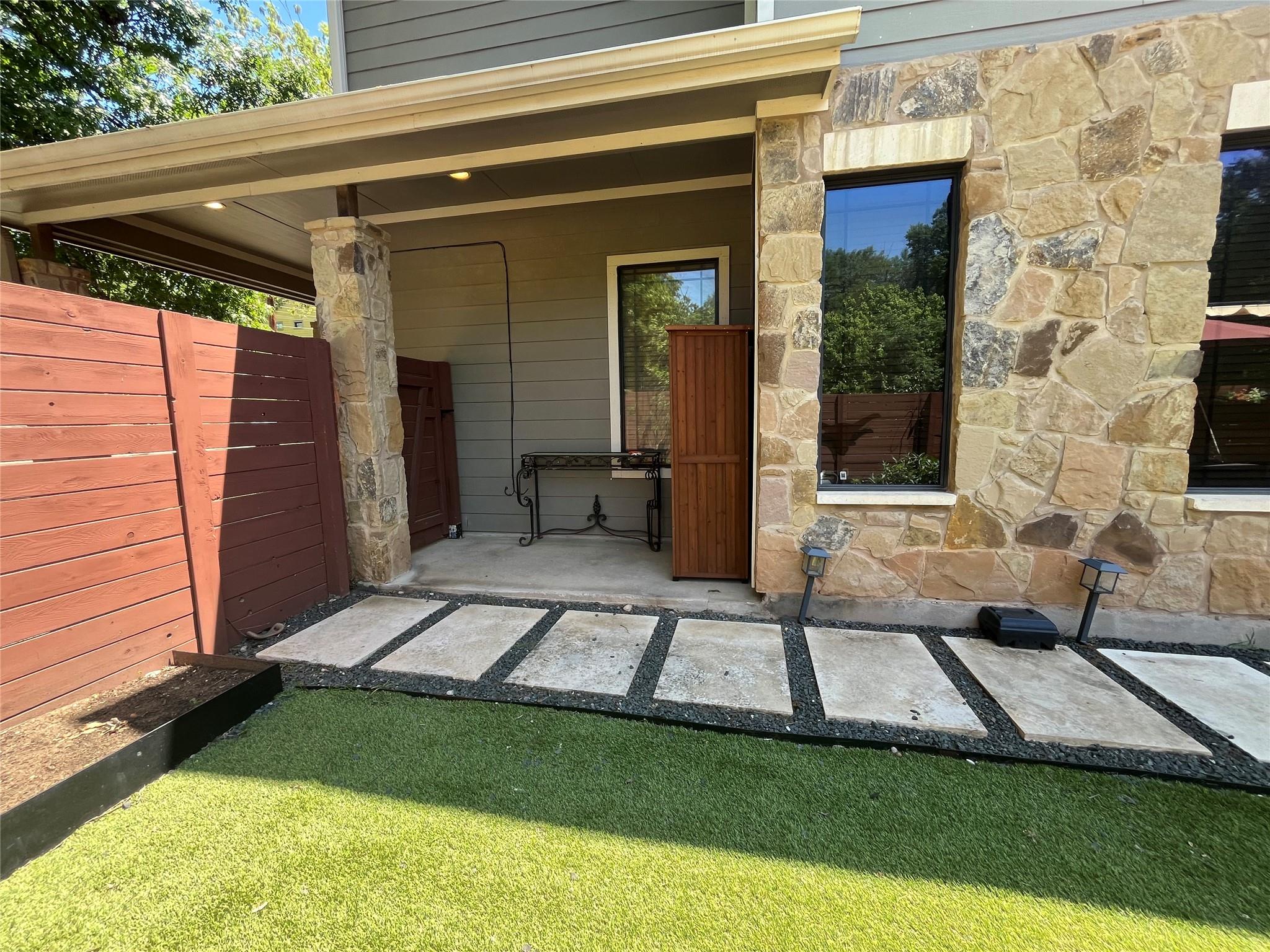 2101 E 20th Street Austin TX 78722