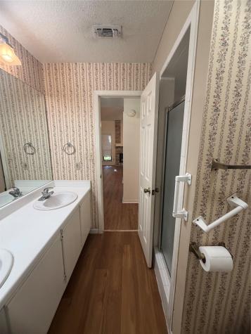 728 W San Antonio Street Lockhart TX 78644
