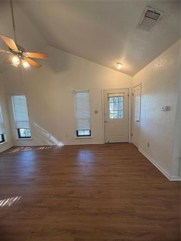 728 W San Antonio Street Lockhart TX 78644