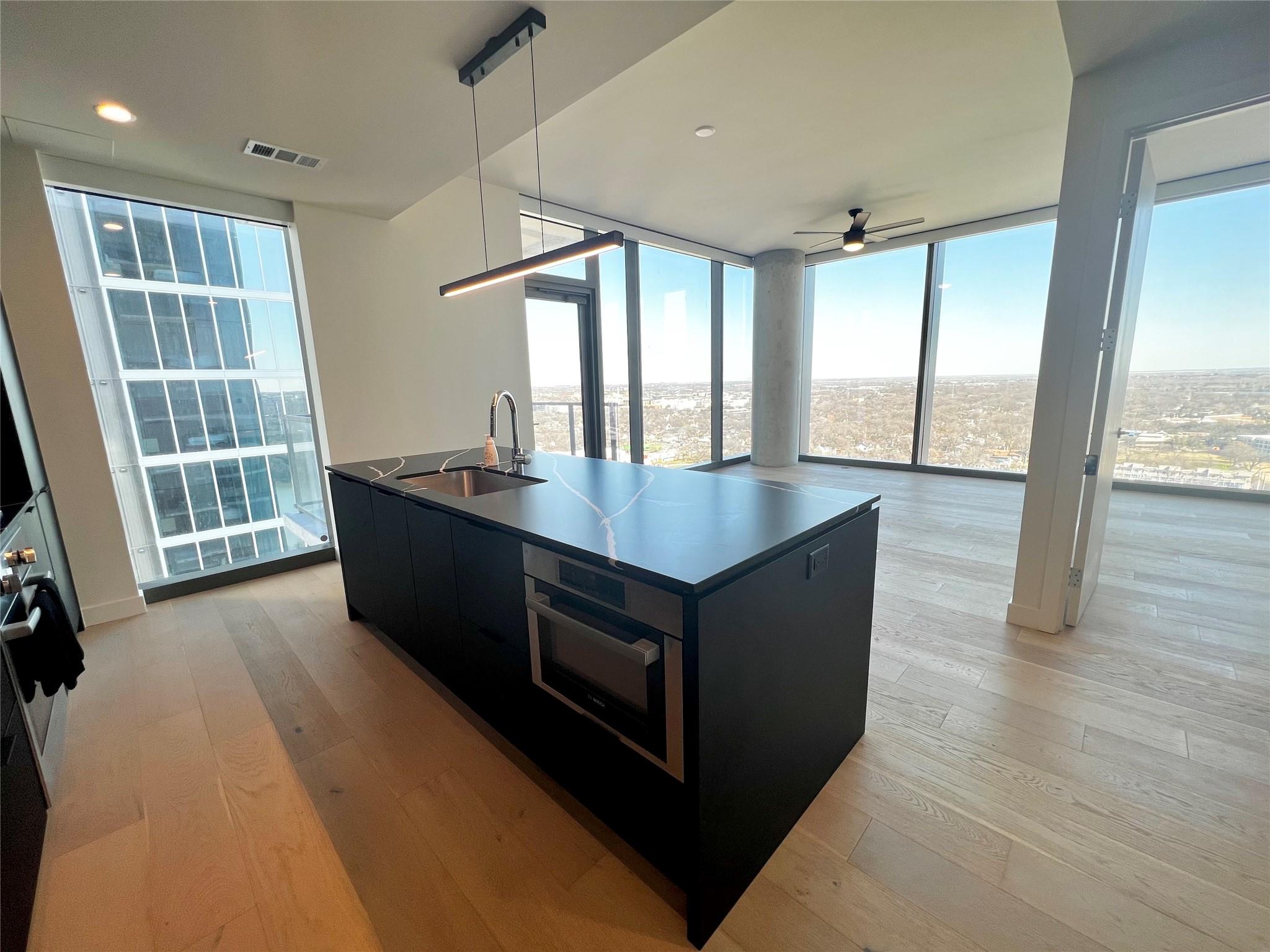 44 East #2107 Avenue Austin TX 78701