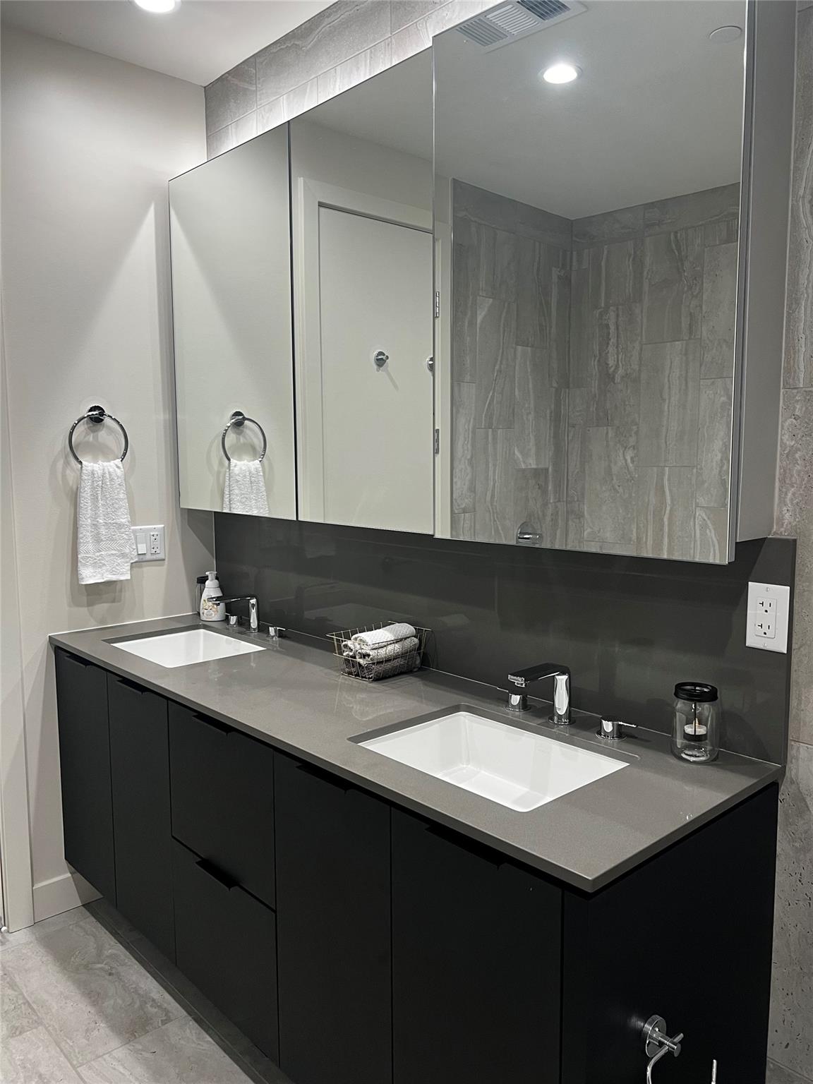 44 East #2107 Avenue Austin TX 78701