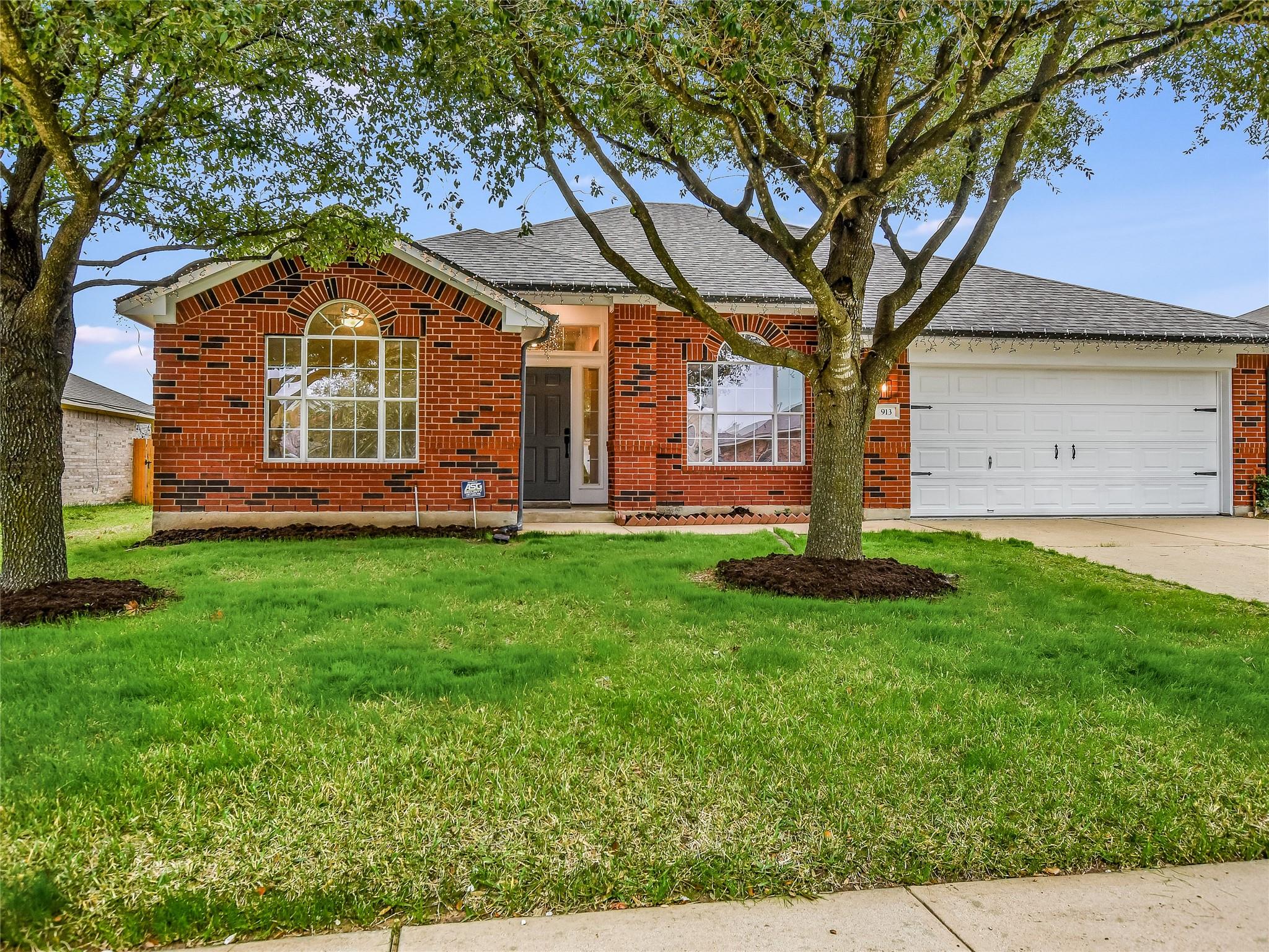 913 Old Wick Castle Way Pflugerville TX 78660