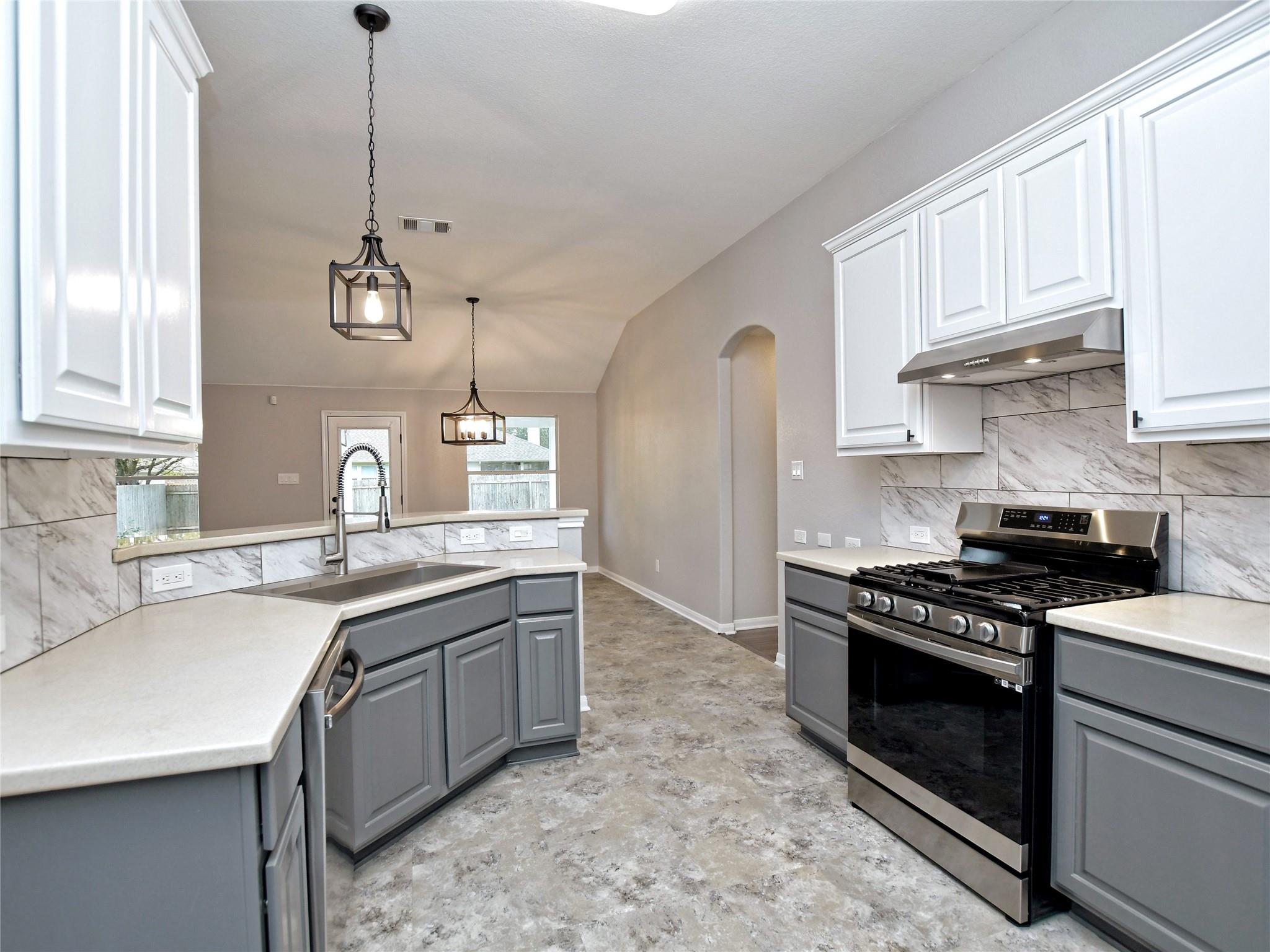 913 Old Wick Castle Way Pflugerville TX 78660