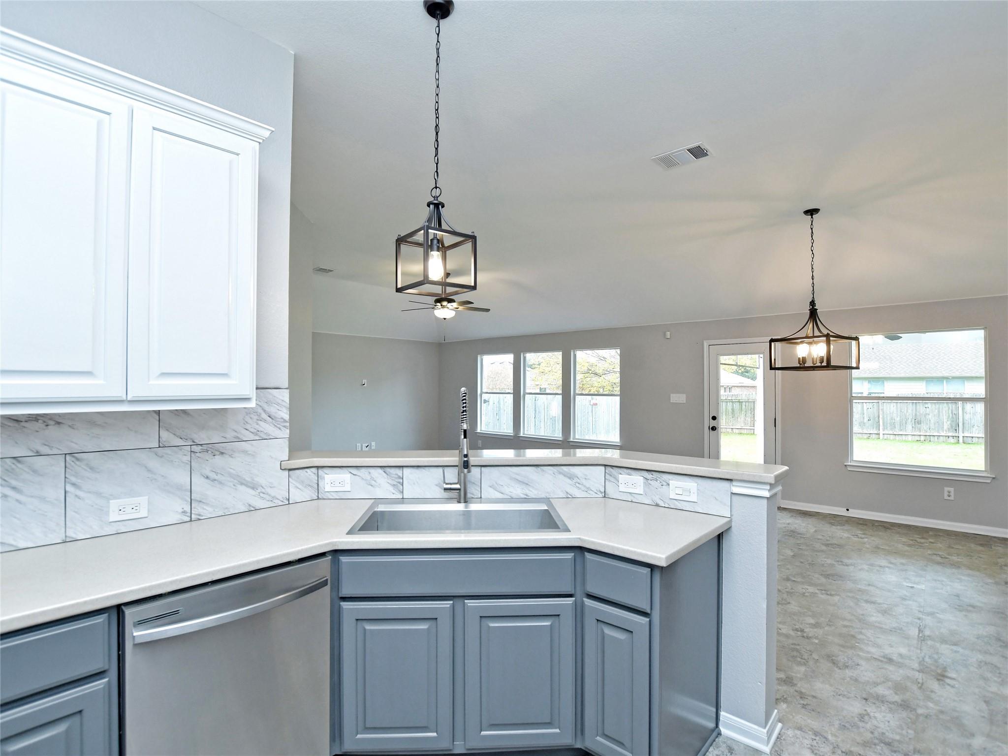 913 Old Wick Castle Way Pflugerville TX 78660