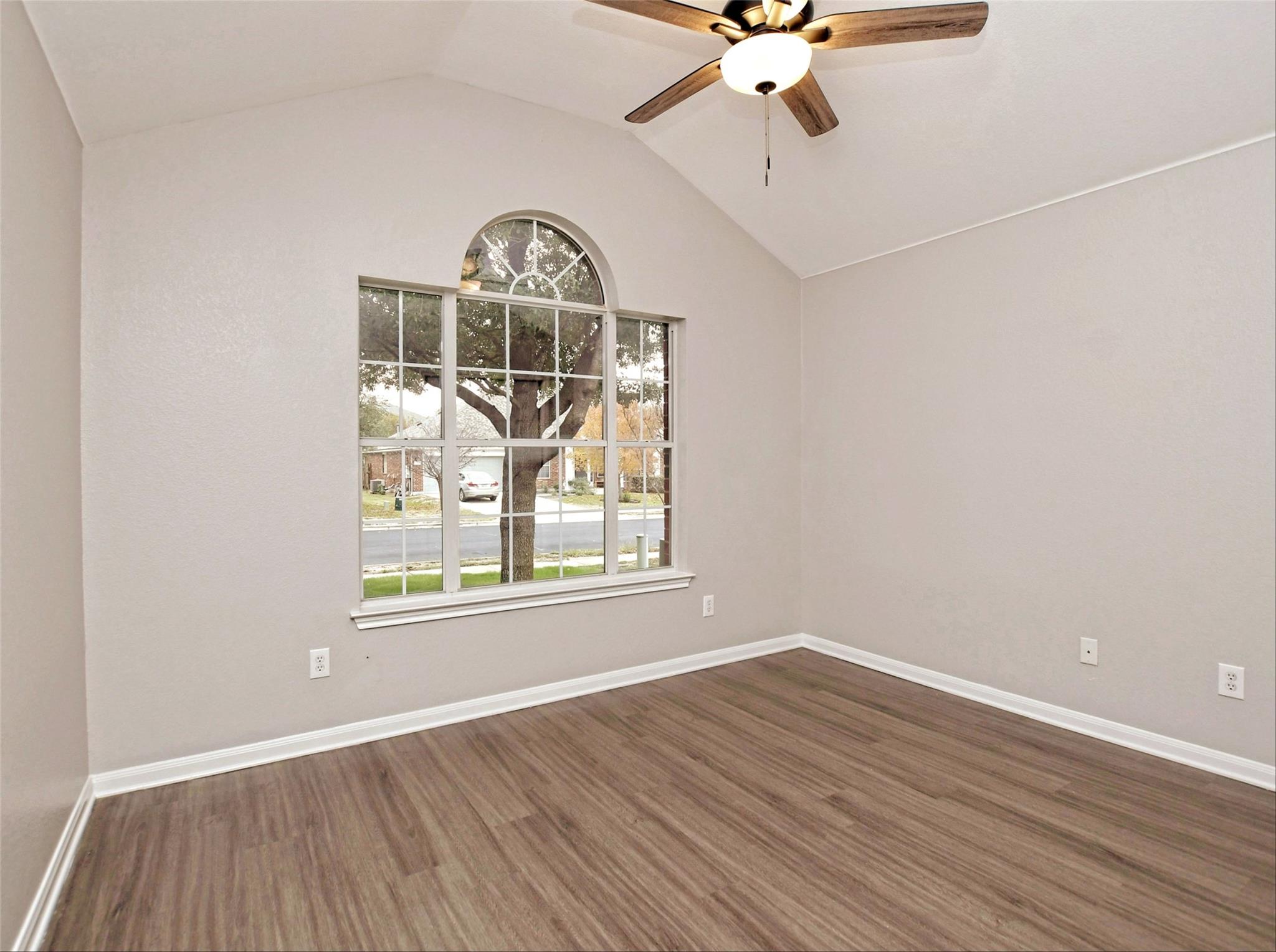 913 Old Wick Castle Way Pflugerville TX 78660