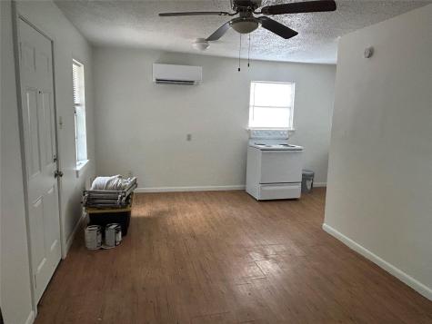 1107-6 N Pine Street Bastrop TX 78602